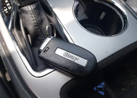 2019 Jeep Grand Cherokee Limited 4X2 from USA, damaged, VIN 1C4RJEBG8KC732583